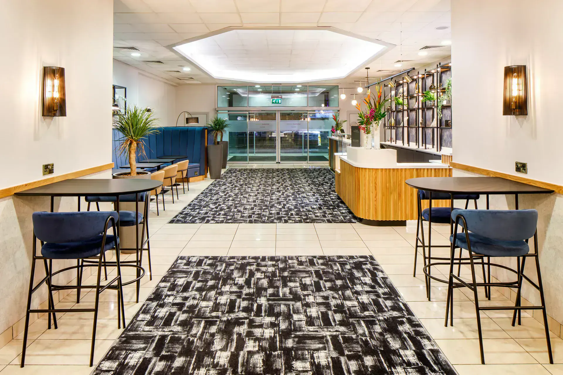 Mercure Manchester Lounge Bar