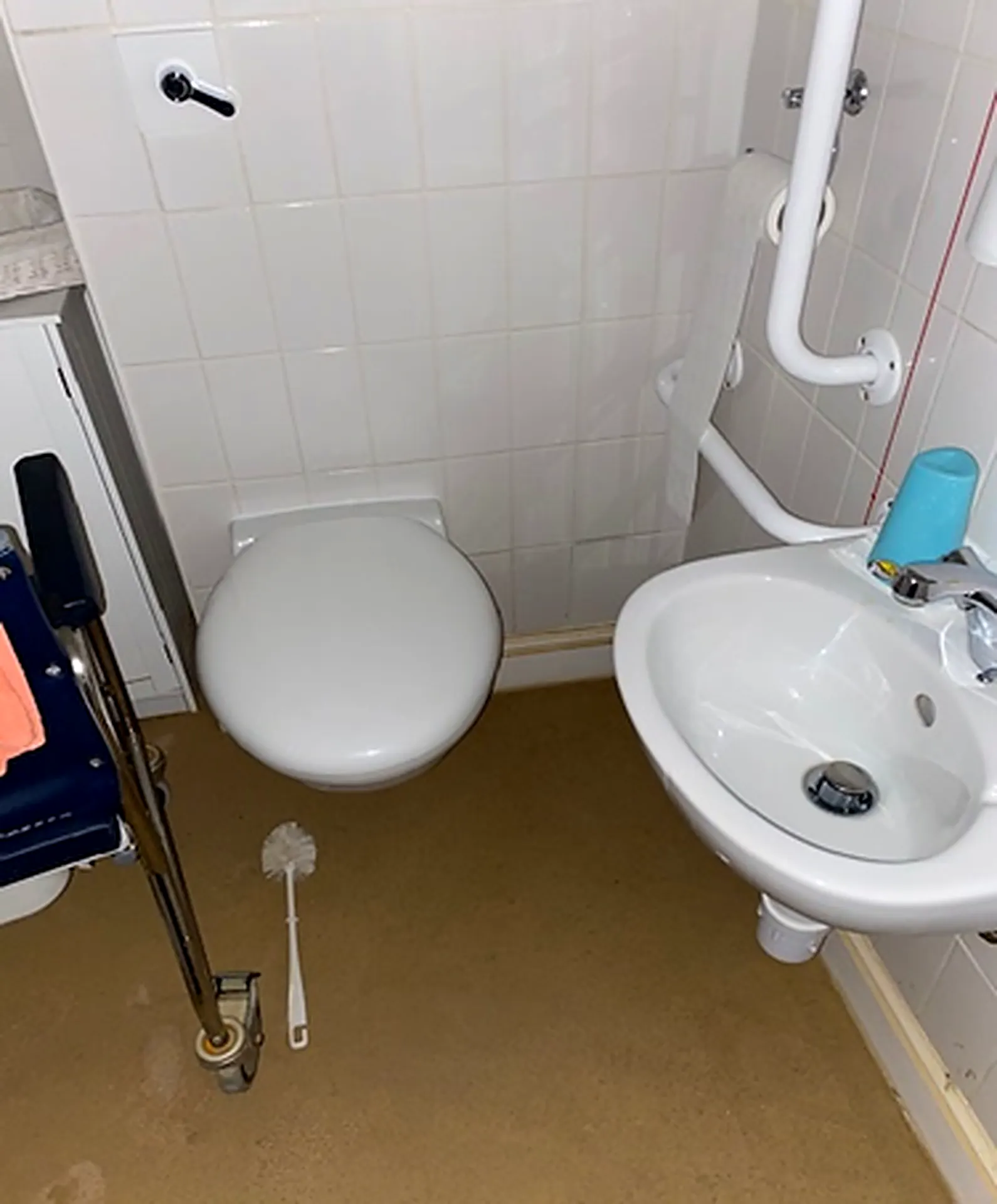 Old Prebendal House Ensuite Before